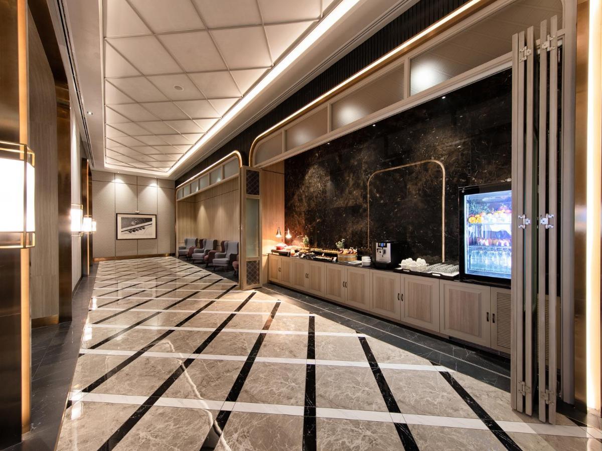 Mercure Bangkok Sukhumvit 24 Exterior photo